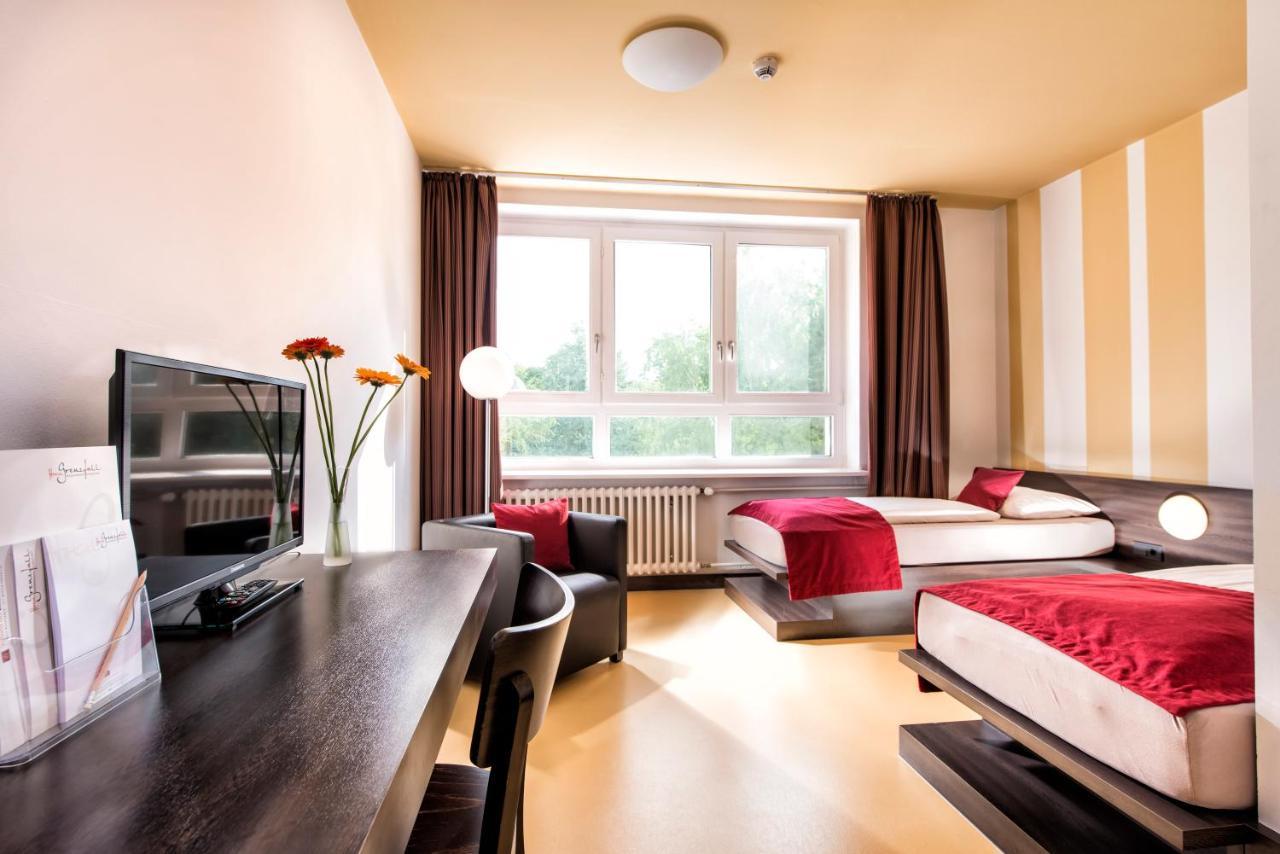 Hotel Grenzfall Berlin Exteriör bild